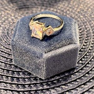 Gorgeous Silver White Sapphire Diamond Ring